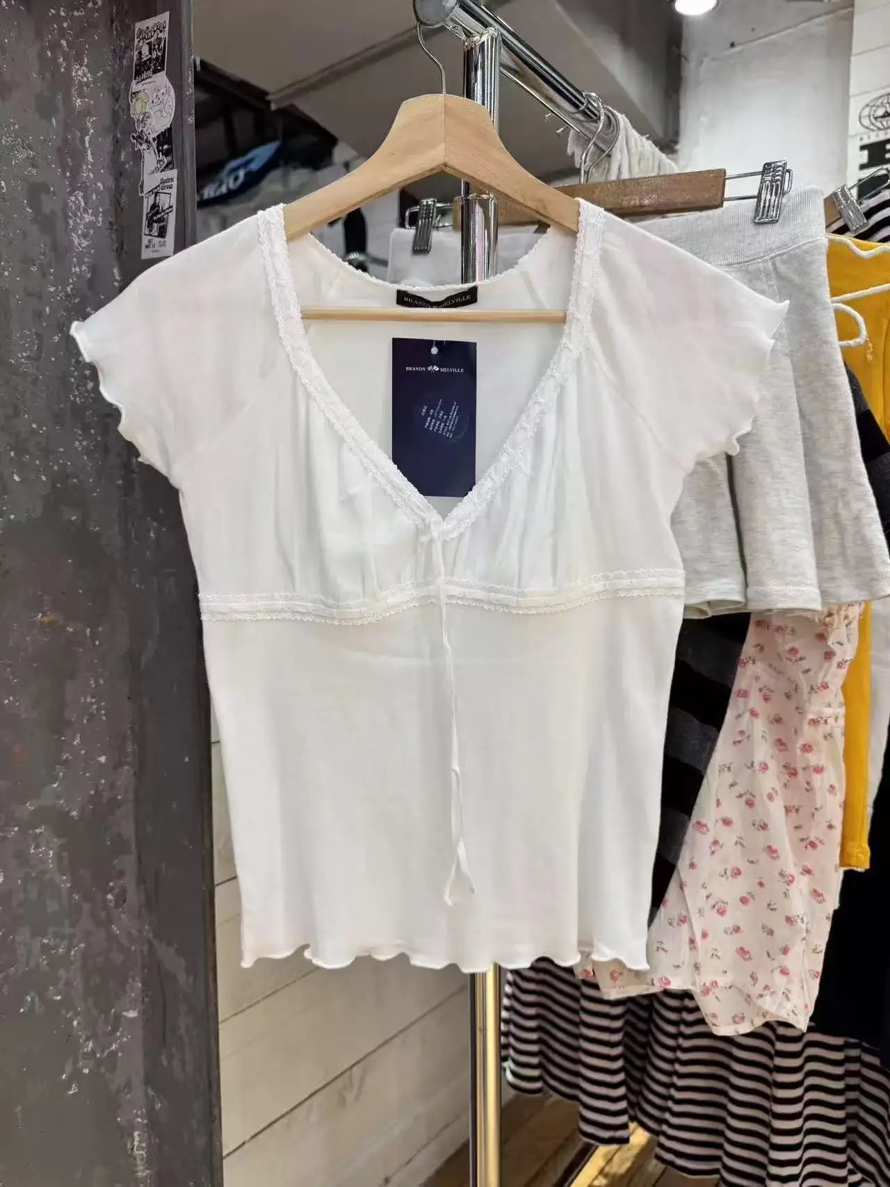 Lace Trim Fungus Slim T-shirt Women Simple Casual White Bow V-neck Short Sleeve Tee Shirts Female Sweet Cute Cotton Crop Tops