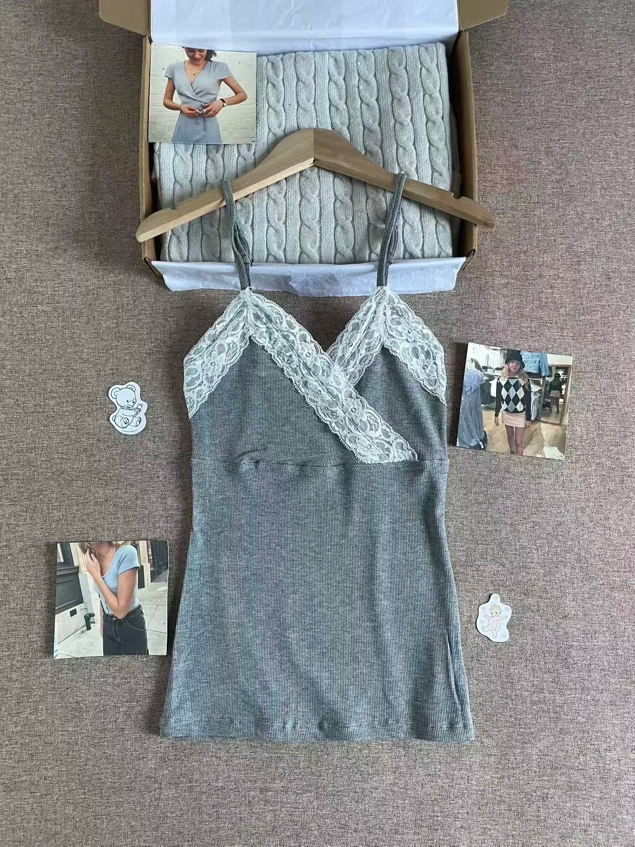Pink V-neck Lace Trim Camisole Women Summer Casual Simple Basic Slim Cotton Sleeveless Veats Sweet Cute Preppy Style Tank Tops
