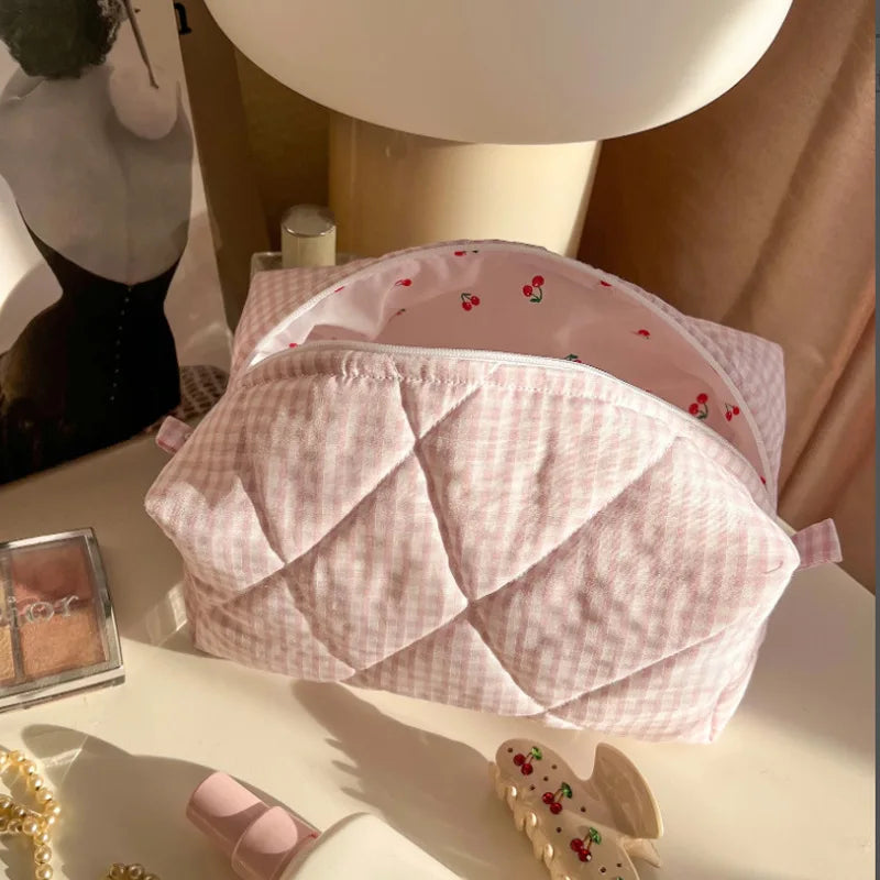 Sweet Little Bear Makeup Bag Women New Simple Zipper Student Pencil Bag Femme Casual Chic Cute High Quality Mini Bags Y2K