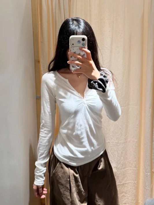 White V-neck Folds T-shirts Women Simple All-match Cotton Buttons Long Sleeve Tees Sweet Chic Preppy Style Tshirt Y2K Tops