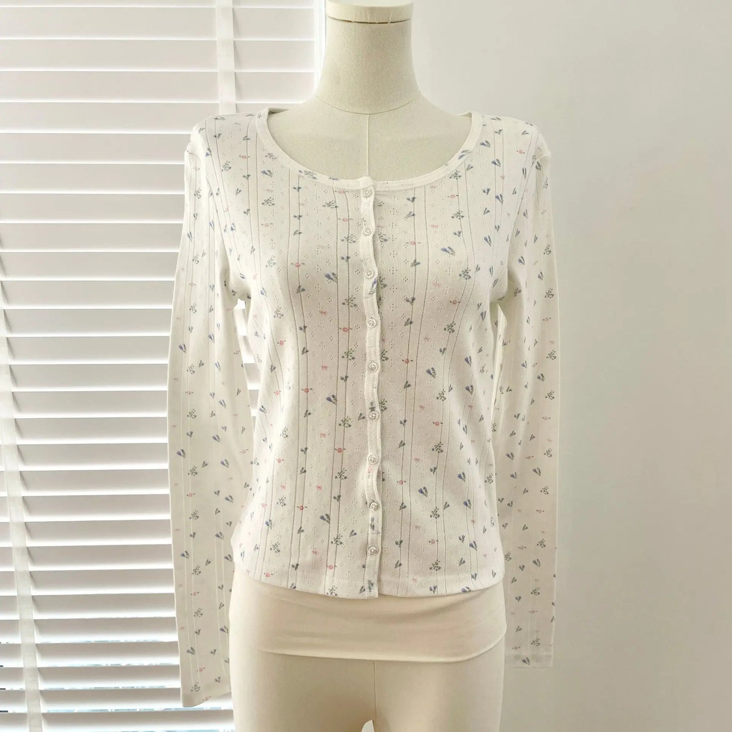 Floral Print Long Sleeve Cardigan Tees Women Casual Simple Basic Cotton Eyelet Slim Button T-shirts Vintage Sweet Chic Tshirts