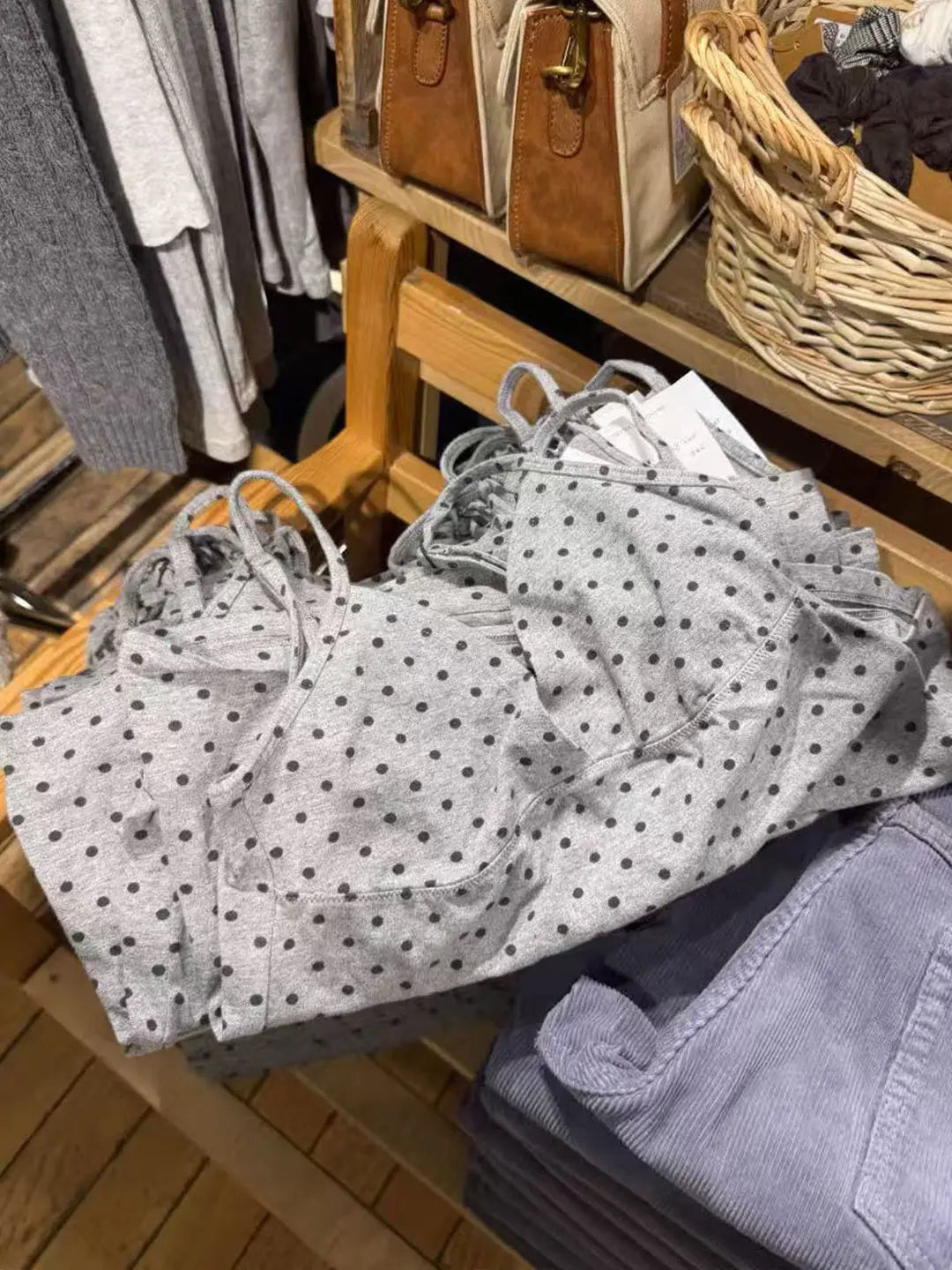 Polka Dot Print V-neck Camisole Women Streetwear Simple Slim Cropped Sleeveless Vests Vintage Sweet Cute Fairy Style Tank Tops