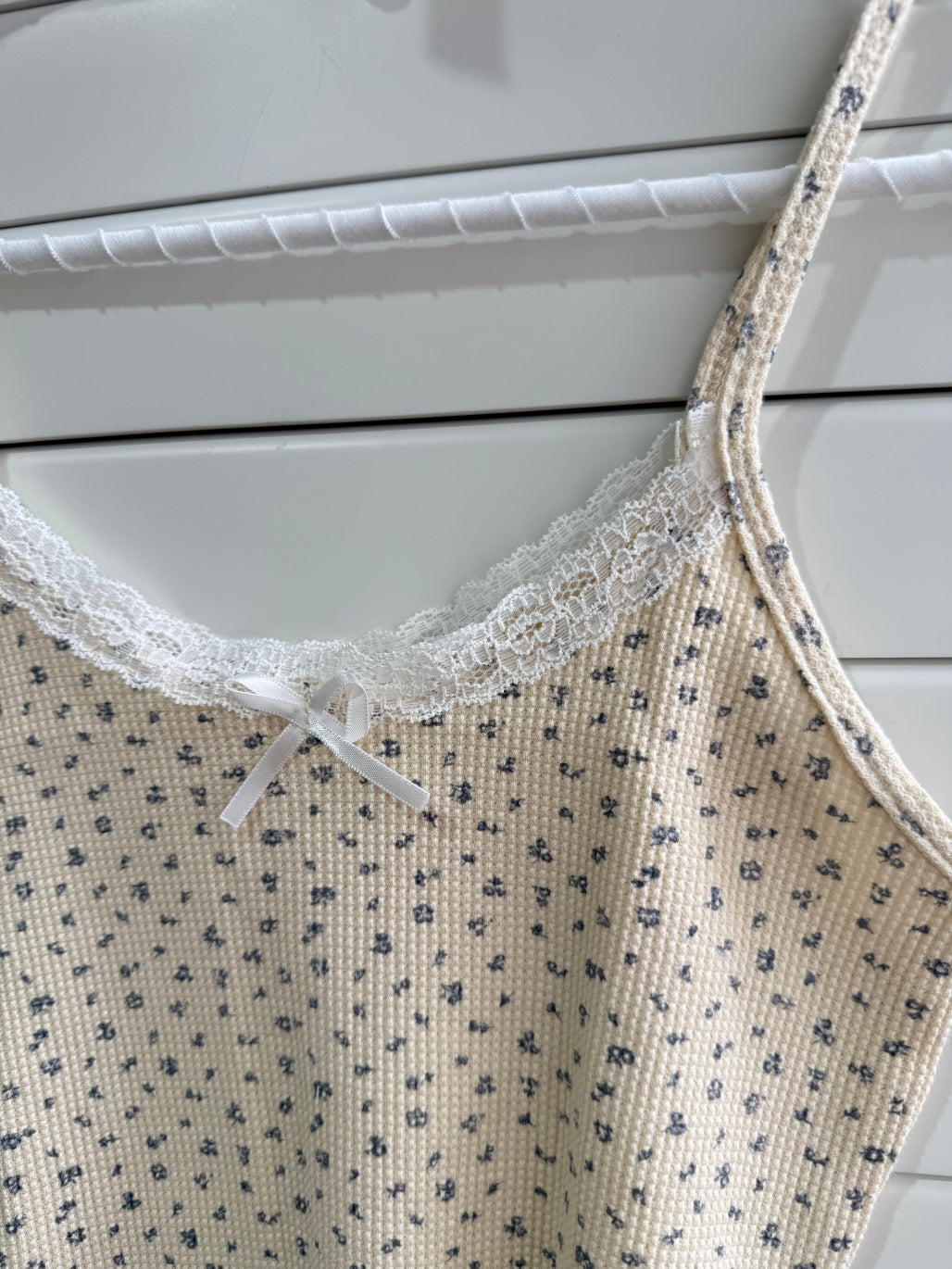 JASTIE Blue Print Crop Floral Tank Top