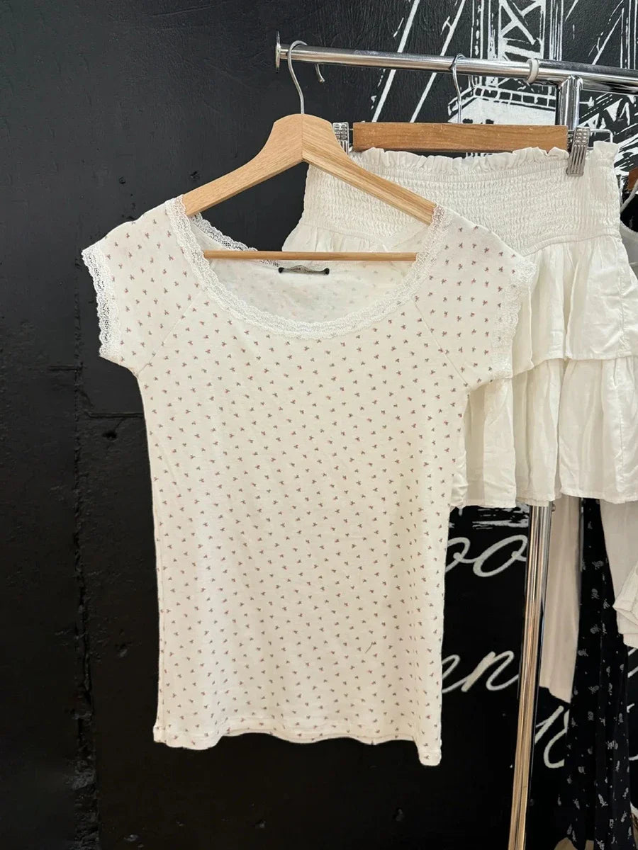 Floral Lace Trim Slim T-shirts Women Summer Sweet Scoop Neck White Cotton Short Sleeve Tee Tops Streetwear Vintage Crop Top Y2K
