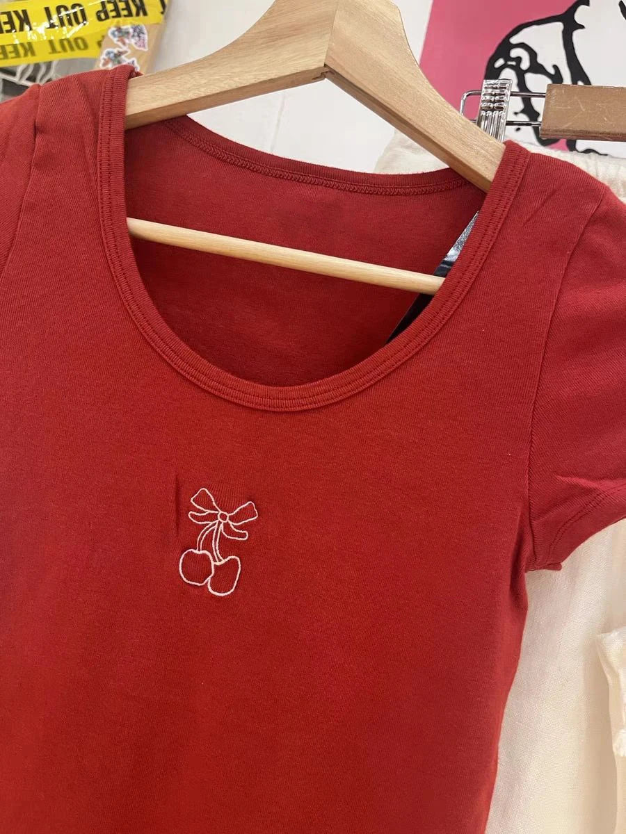 Cherry Embroidery Red T-shirts Women O-Neck Cotton Slim Short Sleeve Tee Tops Summer Casual Sweet Cute Preppy Style Tshirt Y2K