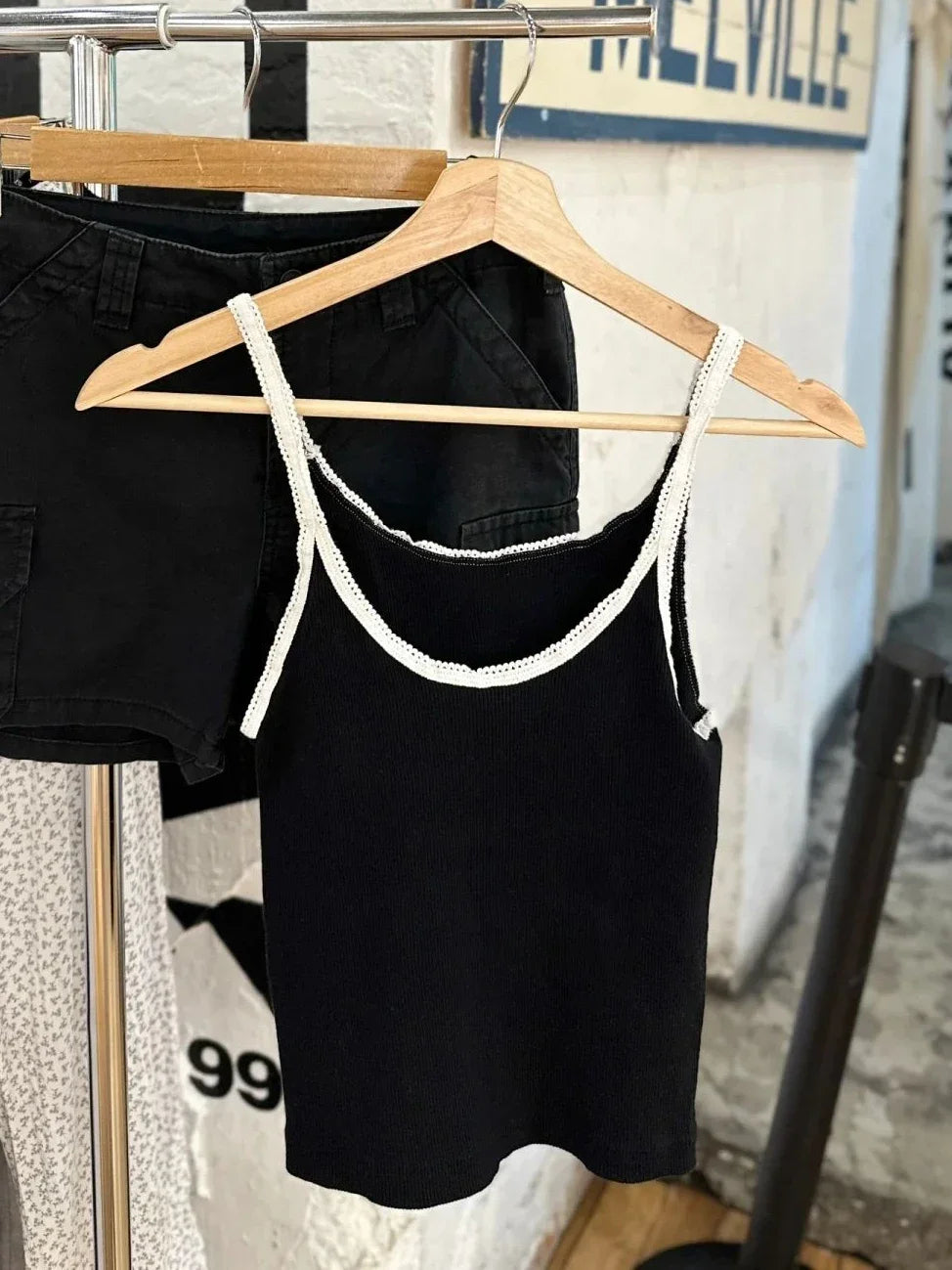New Vintage Lace Trim Black Slim Tank Tops Women Summer Sleeveless Soft Cotton Camisole Streetwear Sweet Chic Crop Top Y2k Vests