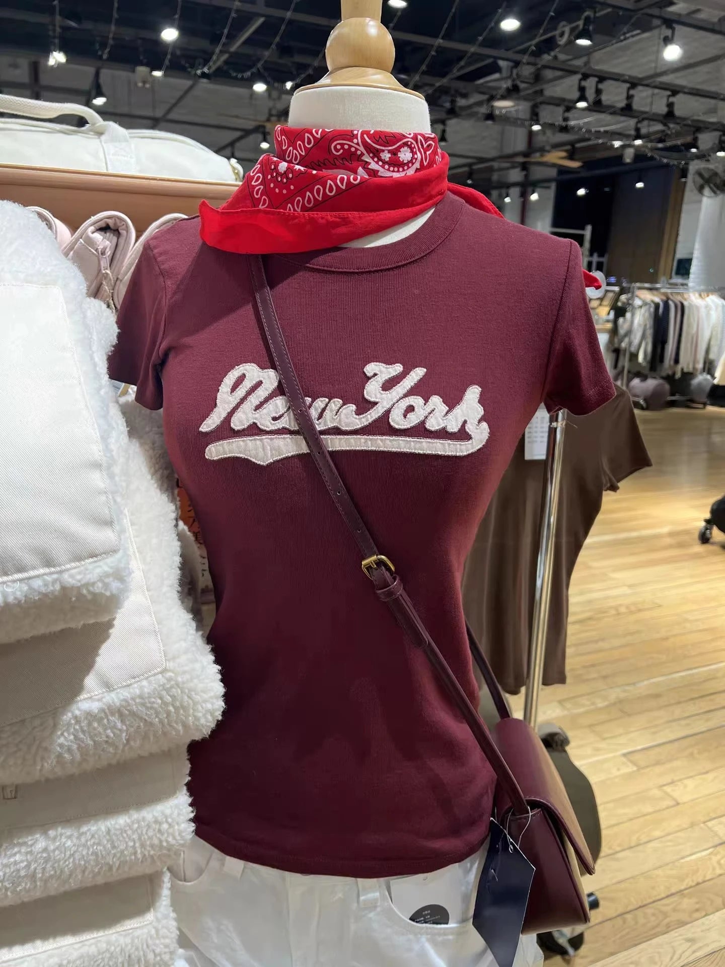 Burgundy Letter Appliques Slim T-shirts Woman Summer Streetwear Cotton Crew Neck Short Sleeve Tee Shirt American Vintage Tshirts