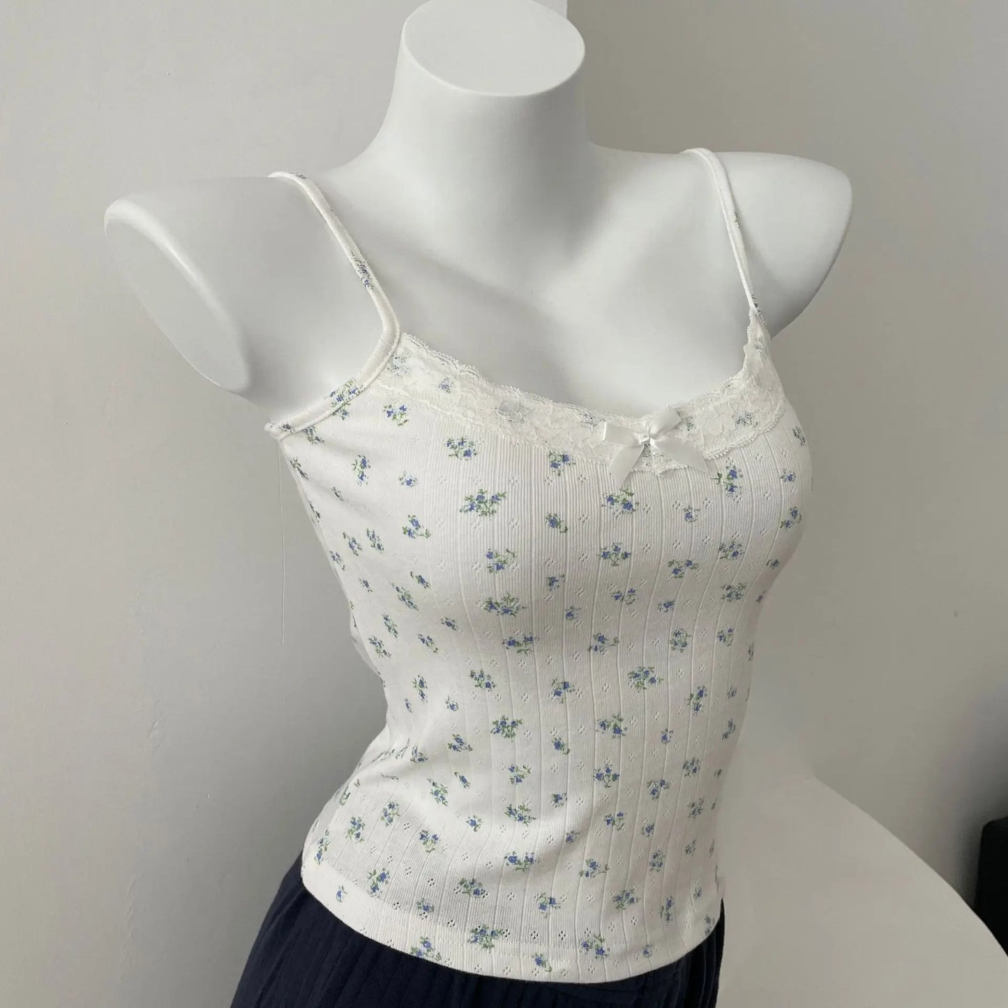 Bow Floral Eyelet Lace Trim Tank Tops Women Summer Simple Cotton Sleeveless Slim Camisole Girls Sweet Cute Preppy Style Vests
