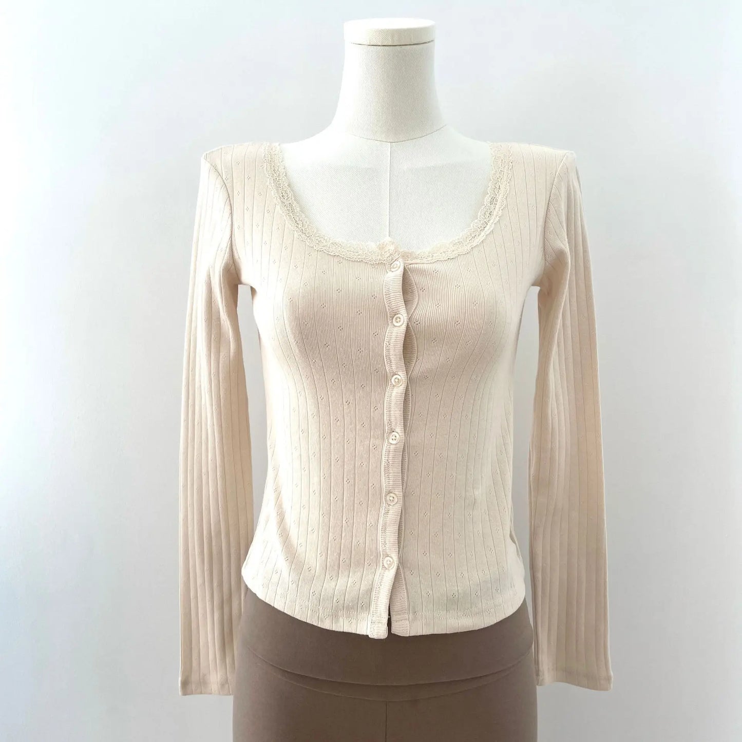 Eyelet Lace Trim Button T-shirts Women Casual Simple Basic Cotton Slim Long Sleeve Cardigan Tees Sweet Chic All-match Tshirts
