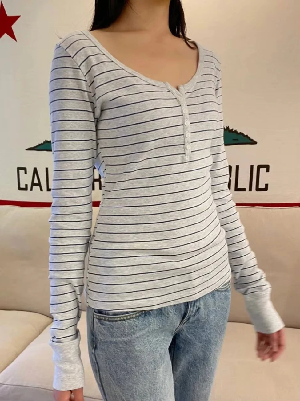 Gray Striped Buttons Long Sleeve Tee Women New Casual O-Neck Cotton Slim Patchwork T-shirt Vintage Simple Sweet Tshirt Y2K Top