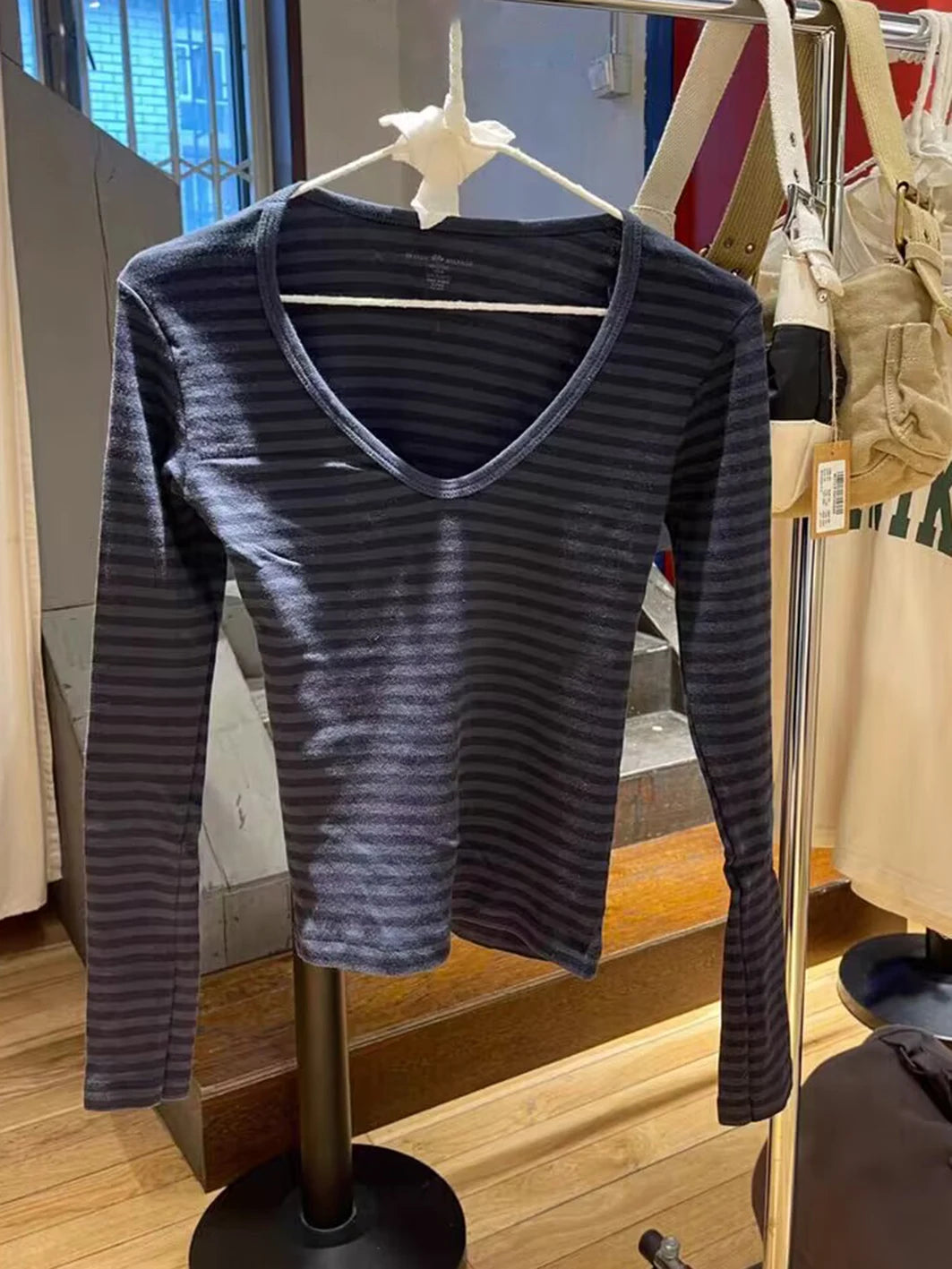 Striped Slim Long Sleeve T-shirt Women Spring V-Neck Cotton Preppy Style Casual Tee Shirts Female Sweet Cute Vintage Y2K Tops