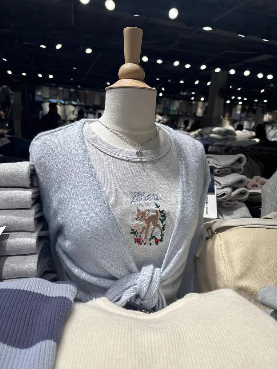 New Cute Little Deer Flowers Embroidery T-shirt Woman O-Neck Slim Short Sleeve Cotton Tees Tops Spring Casual Sweet Y2K Tshirts