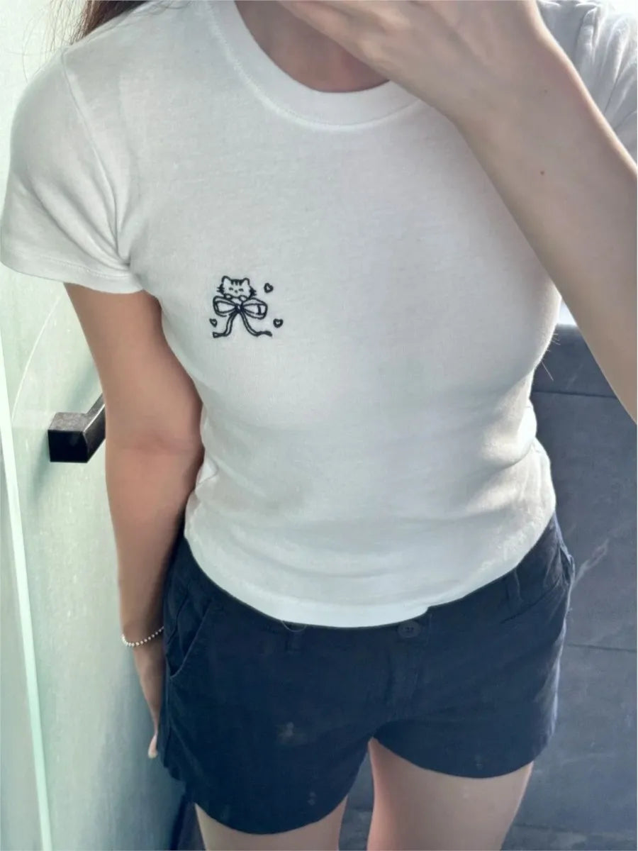 Cute Cat with Bow Embroidery T-shirt Women Summer White O-neck Short Sleeve Cotton Tee Top Female Sweet Preppy Style Crop Tops