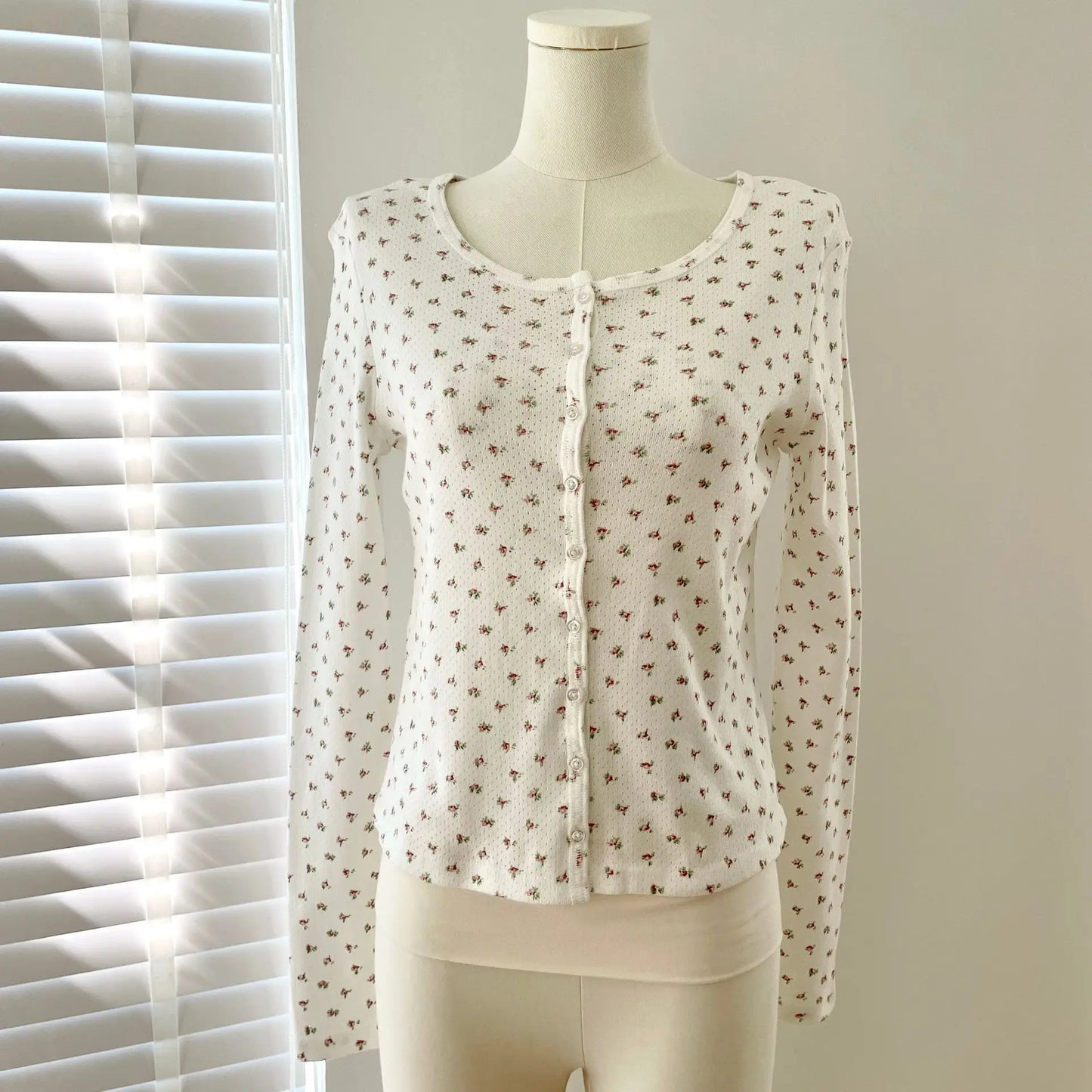Floral Print Long Sleeve Cardigan Tees Women Casual Simple Basic Cotton Eyelet Slim Button T-shirts Vintage Sweet Chic Tshirts