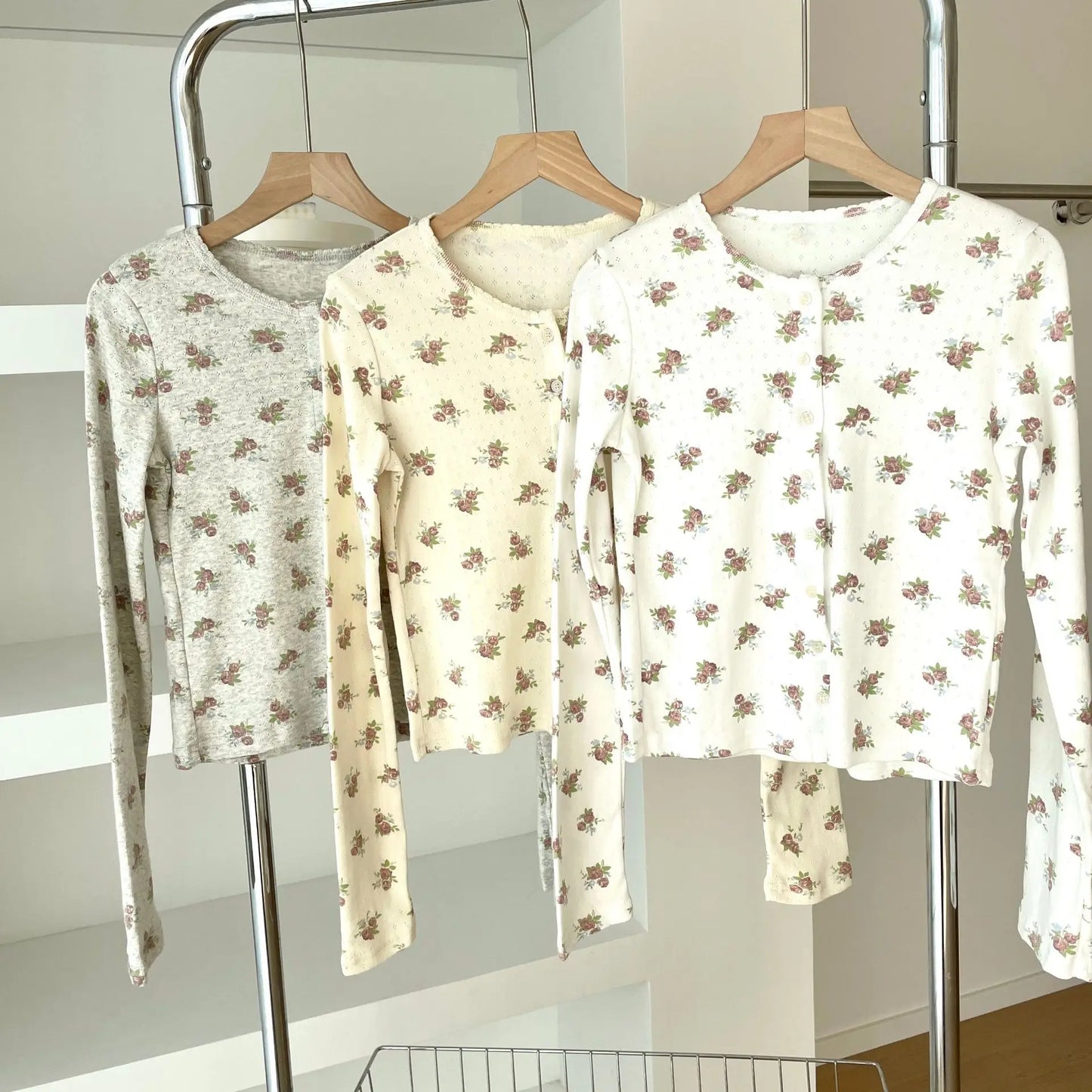 Floral Print Button T-shirts Women Casual Simple Basic Cotton Eyelet Slim Long Sleeve Cardigan Tees Sweet Streetwear Tshirts New