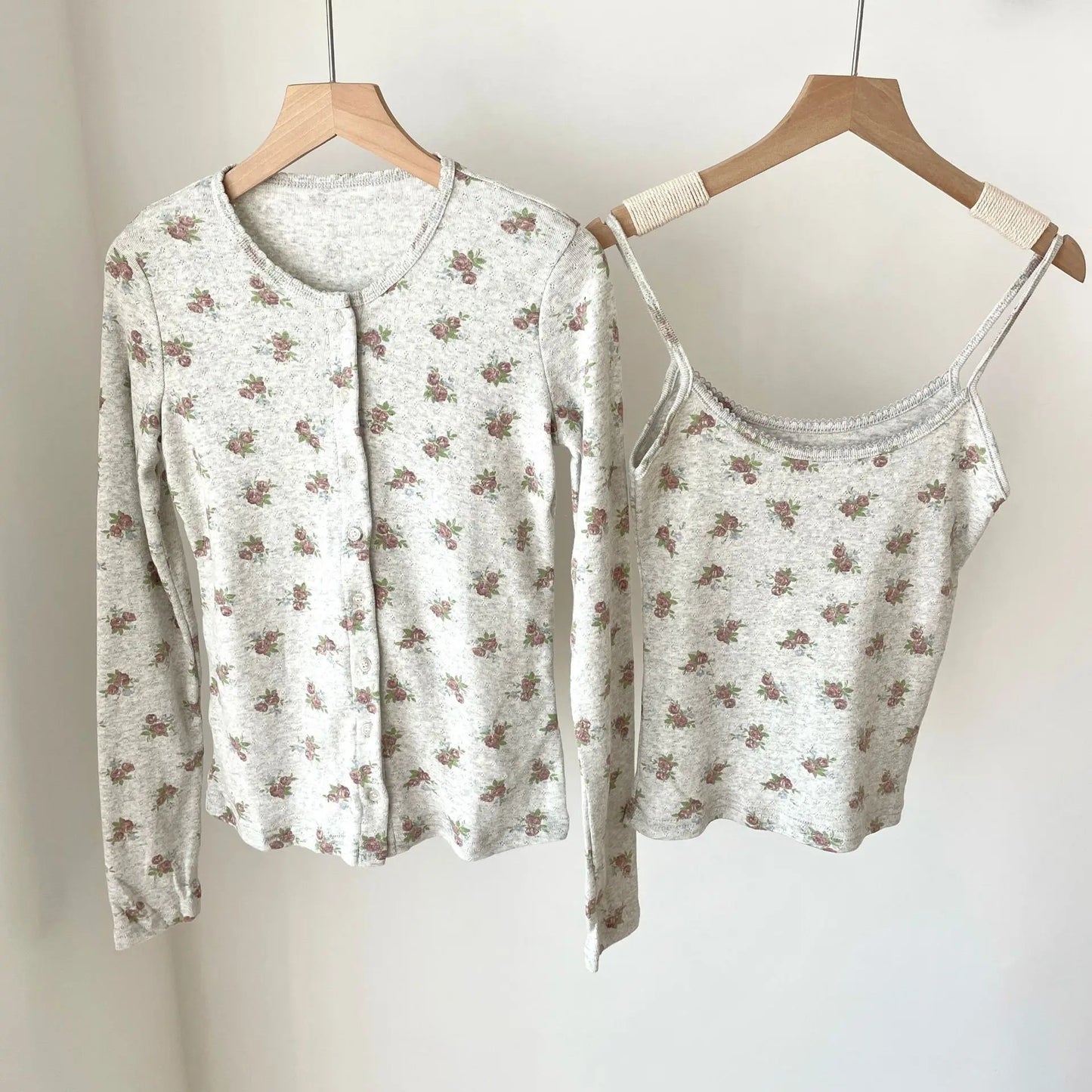 Floral Print Button T-shirts Women Casual Simple Basic Cotton Eyelet Slim Long Sleeve Cardigan Tees Sweet Streetwear Tshirts New
