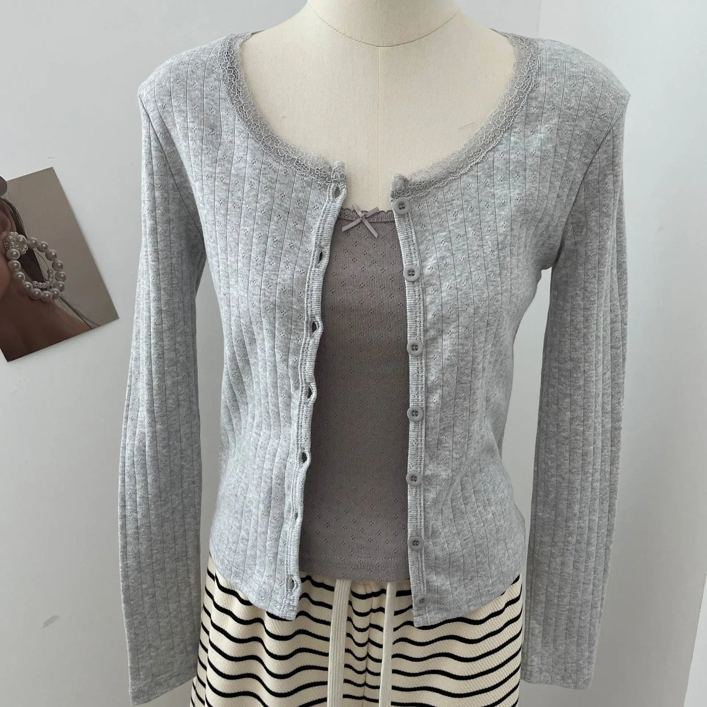 Eyelet Lace Trim Buttons Long Sleeve Tees Women New Cotton Soft Casual Solid Simple Top shirts Sweet Preppy Style Cute T-shirts