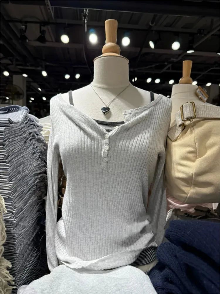 Gray Simple Knit Slim Long Sleeve T-shirt Women Autumn New O-neck Button Cotton Tees Sweet Cute Preppy Style T Shirt Y2K Top
