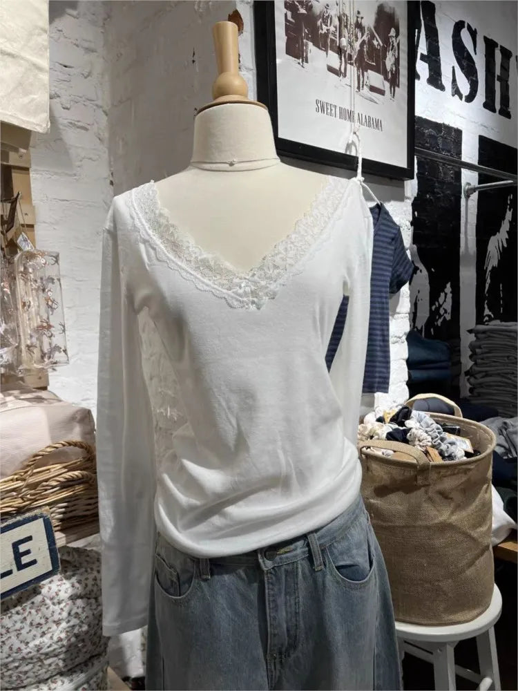 Simple Lace Trim White Long Sleeve T-shirt Women Autumn Sexy V-neck Cotton Slim Tees Casual Vintage Sweet Basic Tshirt Y2K Tops