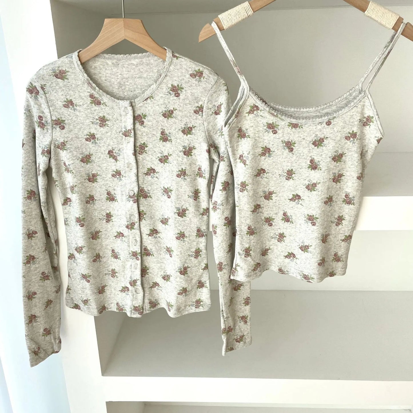 Floral Print Button T-shirts Women Casual Simple Basic Cotton Eyelet Slim Long Sleeve Cardigan Tees Sweet Streetwear Tshirts New
