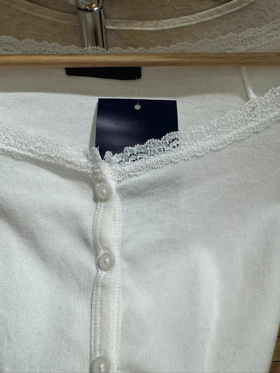 Cute Lace Trim Long Sleeve T-shirt Women Spring Scoop Neck Single Breasted Cotton White Tshirt Sweet Preppy Style Tee Tops Y2k