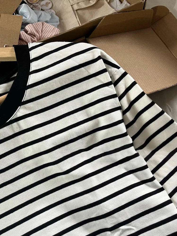 Casual Striped Long Sleeve T-shirt Woman Autumn Y2K Round Neck Cotton Basic Tee Shirt Vintage Streetwear Sweet Tshirts New Tops