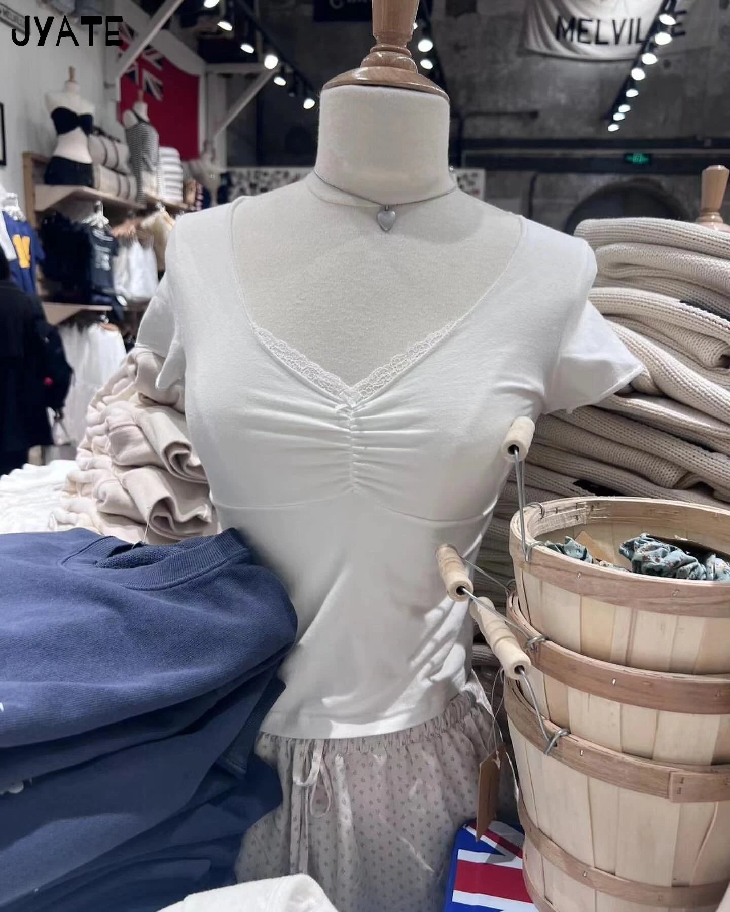 Simple Basic White Shirred V-neck T-shirts Women New Cotton Raw Hem Casual Sexy Short Sleeve Tee Sweet Vintage Chic Crop Top Y2K