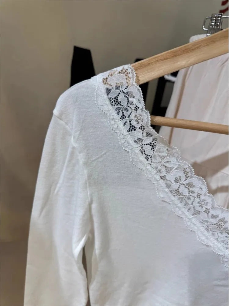 Simple Lace Trim White Long Sleeve T-shirt Women Autumn Sexy V-neck Cotton Slim Tees Casual Vintage Sweet Basic Tshirt Y2K Tops