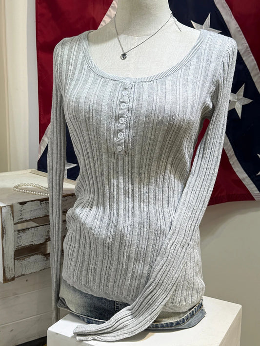 Gray Simple Knit Slim Long Sleeve T-shirt Women Autumn New O-neck Button Cotton Tees Sweet Cute Preppy Style T Shirt Y2K Top