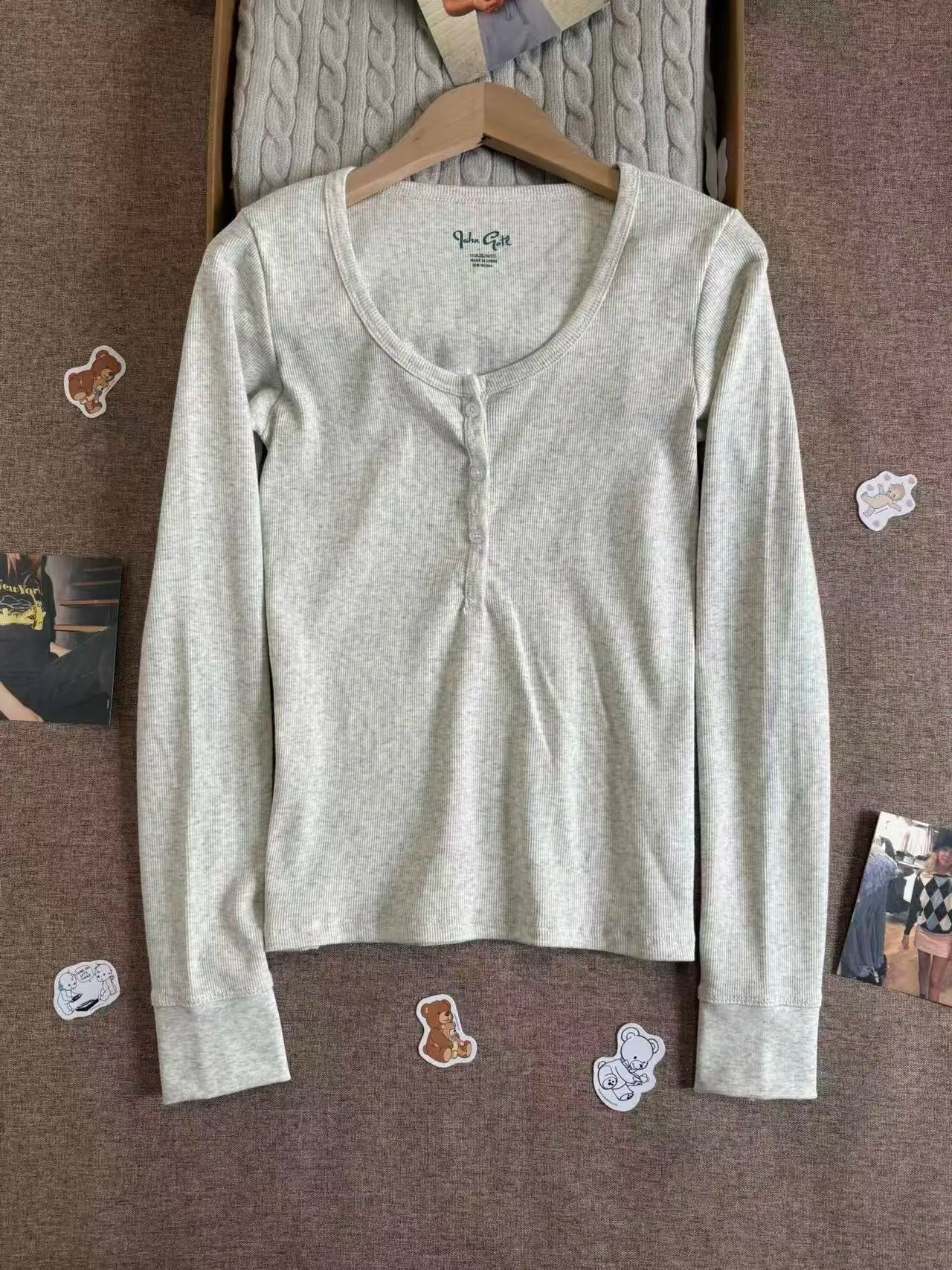 Light Gray Ribbed Long Sleeve Tee Women Autumn Six Button Cotton Casual Patchwork Slim T-Shirts Sweet Chic Simple Tops Y2K New