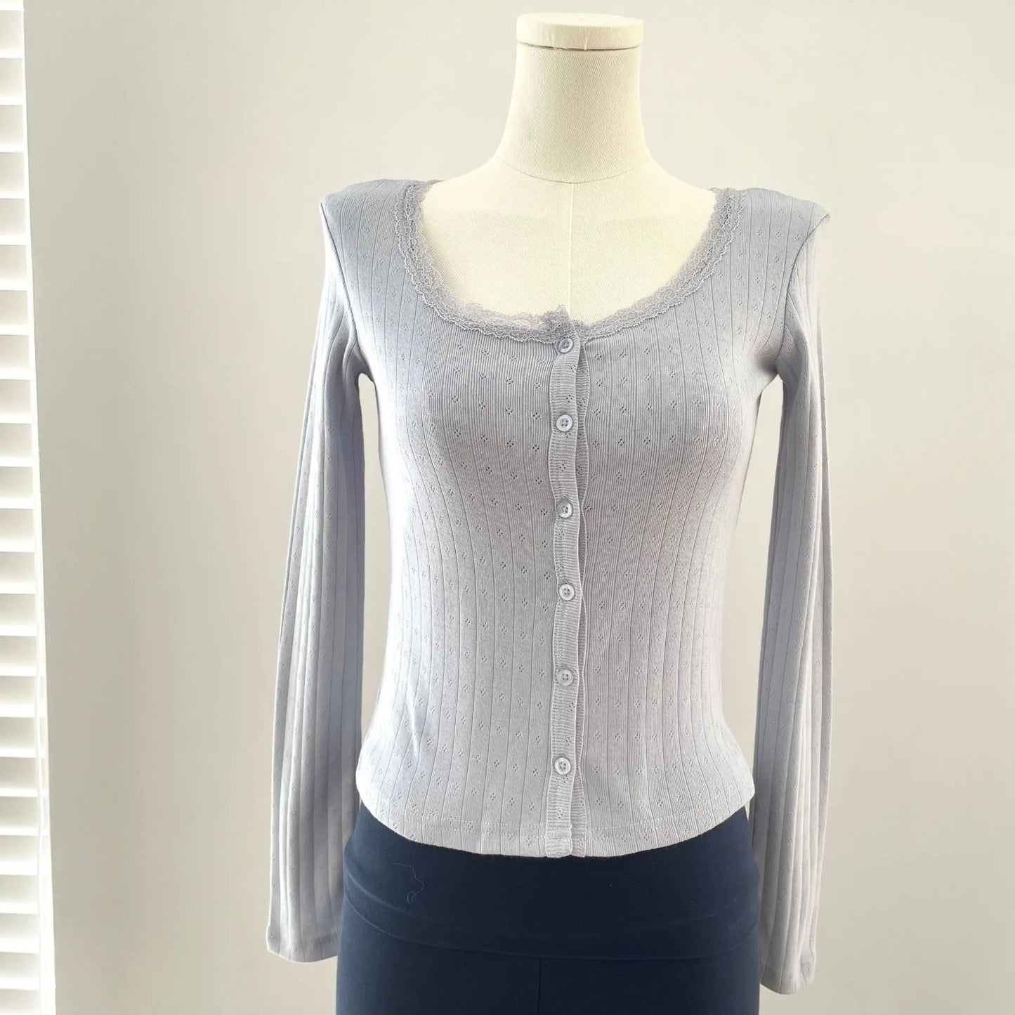 Eyelet Lace Trim Button T-shirts Women Casual Simple Basic Cotton Slim Long Sleeve Cardigan Tees Sweet Chic All-match Tshirts