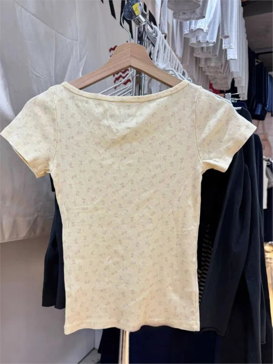 Yellow Floral Three Buttons Cotton T-shirt Women Casual Eyelet Short Raglan Sleeve Slim Tee Shirt Sweet Cute Simple Y2K Crop Top