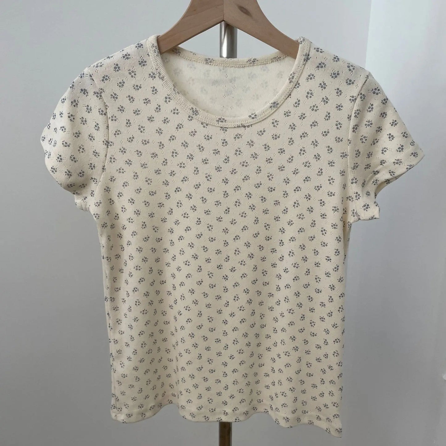 Eyelet Floral Print T-shirt Woman Summer Cotton Basic Round Neck Short Sleeve Tee Shirts Cute Sweet All-match Tshirt Y2K Tops
