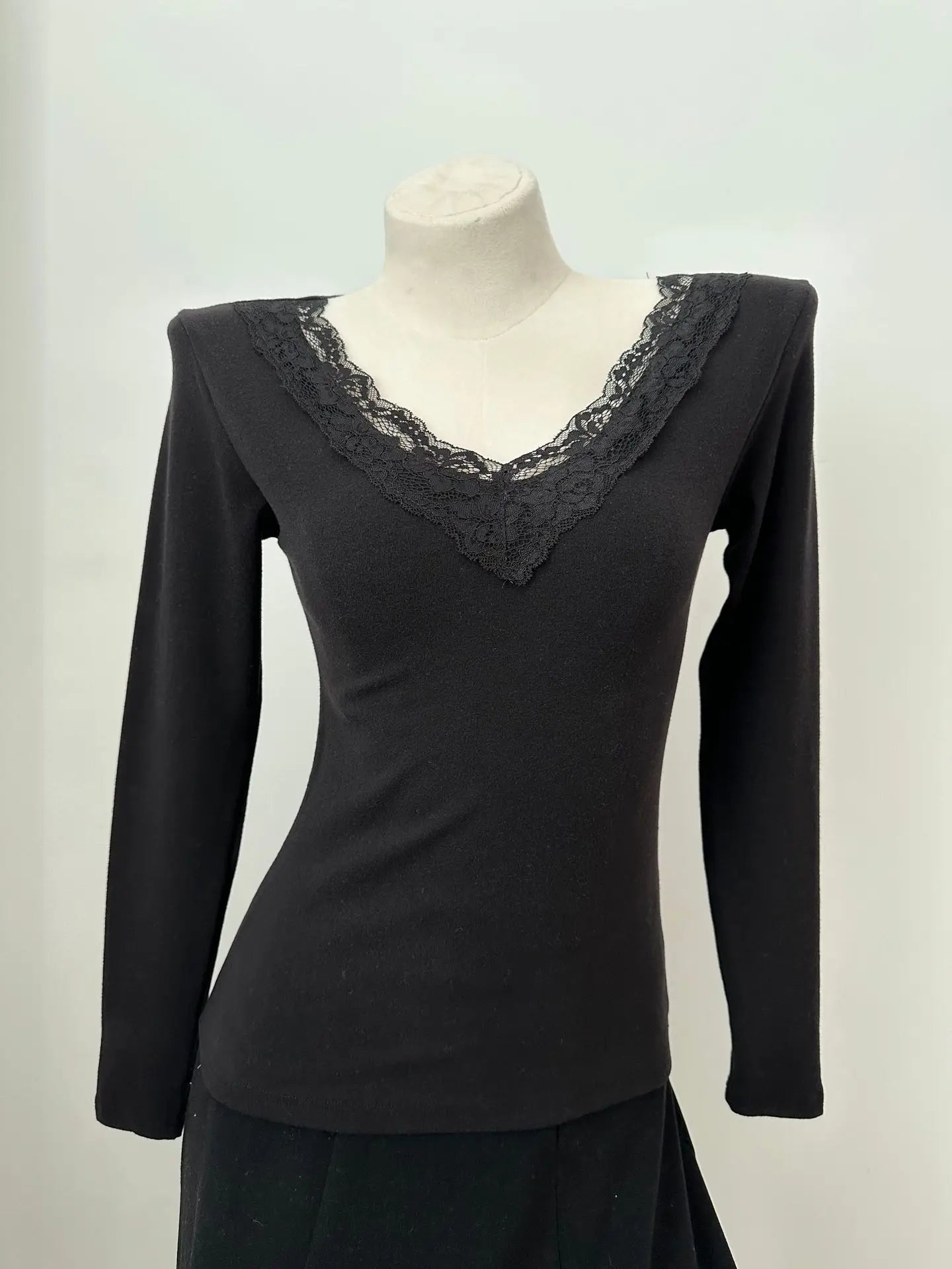 Solid Lace Trim Long Sleeve T-shirt Women Autumn Sexy V-neck Cotton Soft Slim Tees Casual Vintage Sweet Basic Tshirt Y2K Tops