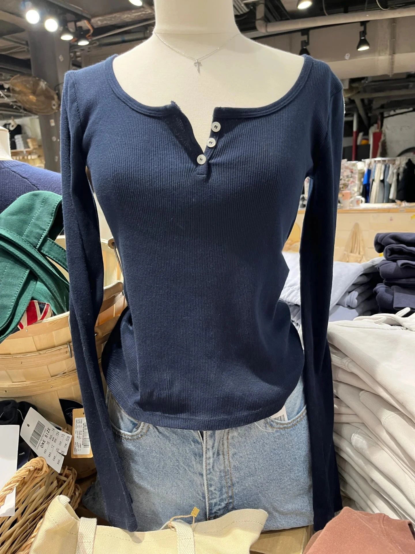 Navy Three Buttons Ribbed Long Sleeve T-shirts Women Soft O-Neck Tshirt Top Female Vintage Cute Preppy Style Y2k Streetwear Tees