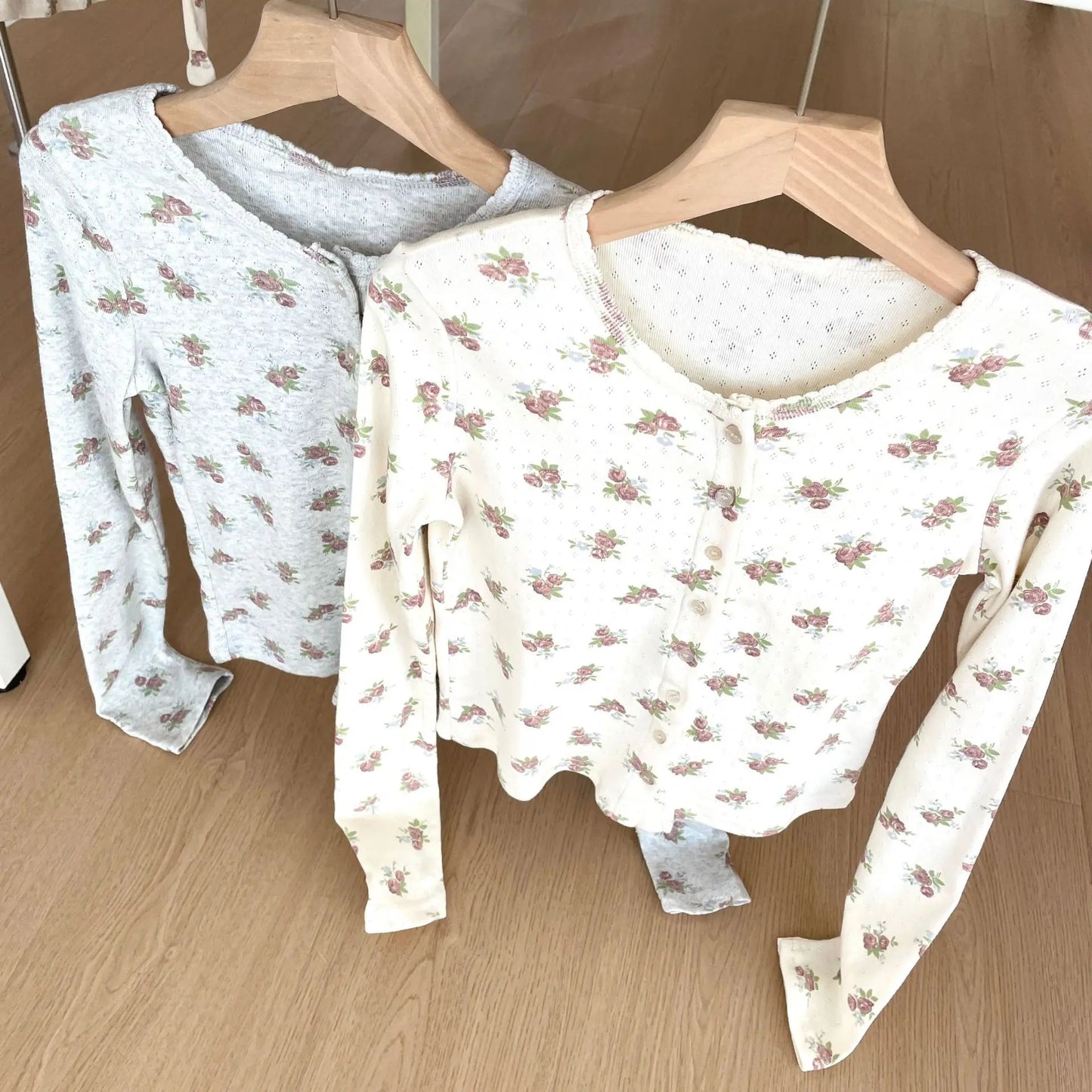 Floral Print Button T-shirts Women Casual Simple Basic Cotton Eyelet Slim Long Sleeve Cardigan Tees Sweet Streetwear Tshirts New