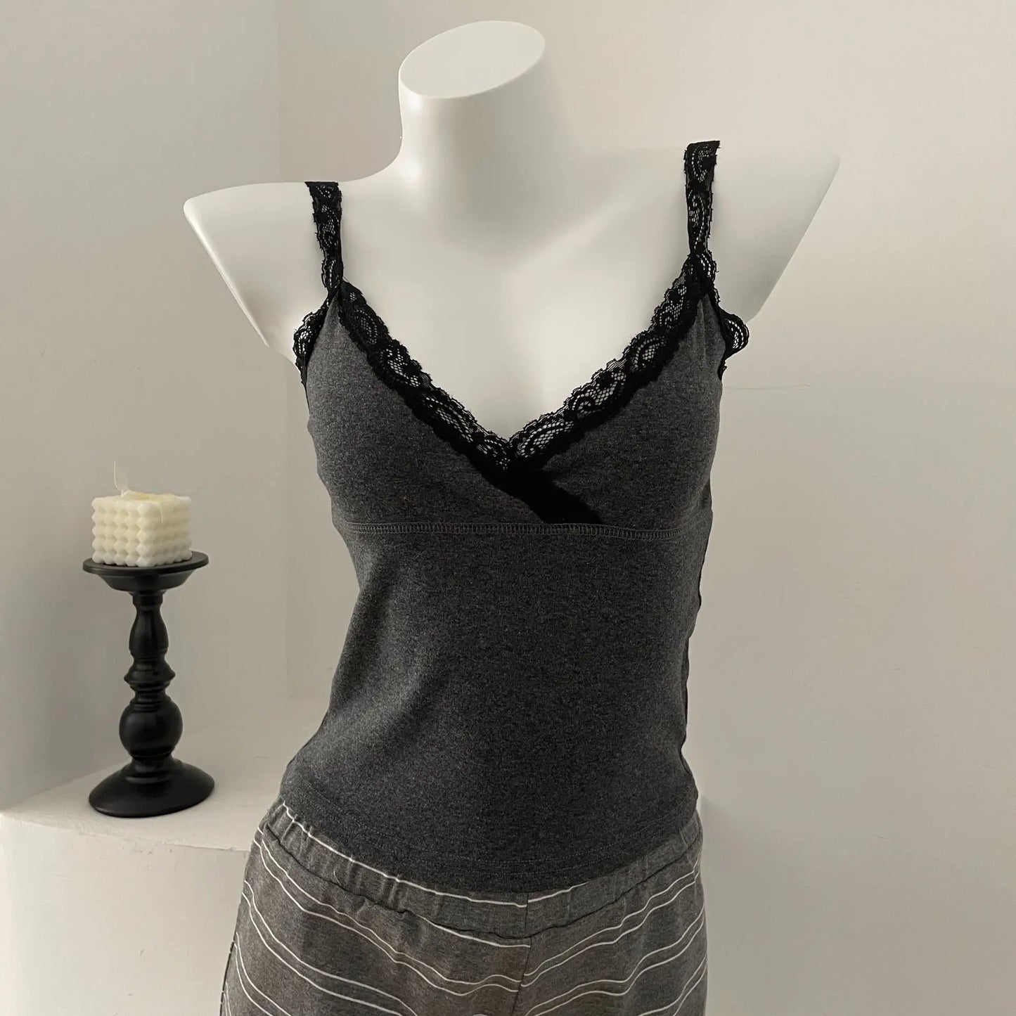 Lace Trim V-neck Sleeveless Vests Women Summer New Sexy Solid Cotton All-match Slim Tank Tops Cute Preppy Style Sweet Camis Y2K