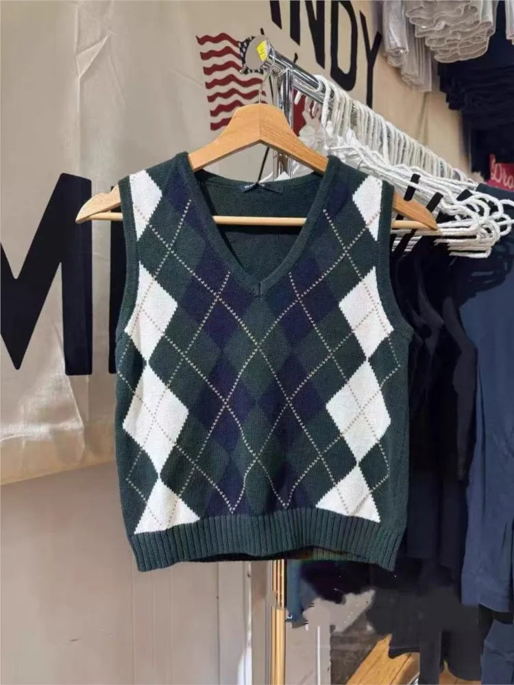 Diamond-patterned Knitted Vest Women Casual Dark Green V-neck Sleeveless Sweater Vintage Chic Preppy Style Tank Tops Sweaters
