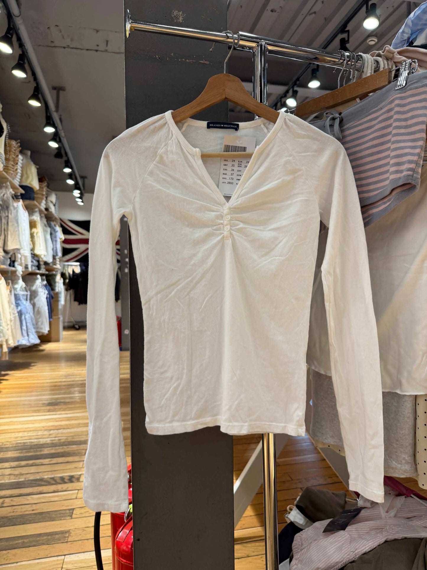 White V-neck Folds T-shirts Women Simple All-match Cotton Buttons Long Sleeve Tees Sweet Chic Preppy Style Tshirt Y2K Tops