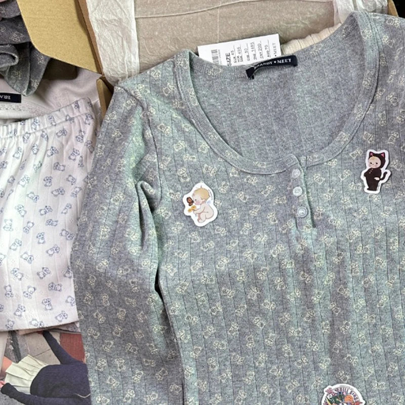 Sweet Little Bear Print Buttons Long Sleeve Tees Women Autumn New Cotton Soft Gray Casual Tops Female Vintage Cute Y2K T-shirts