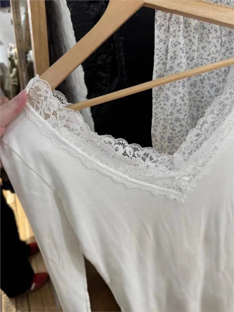 Simple Lace Trim White Long Sleeve T-shirt Women Autumn Sexy V-neck Cotton Slim Tees Casual Vintage Sweet Basic Tshirt Y2K Tops