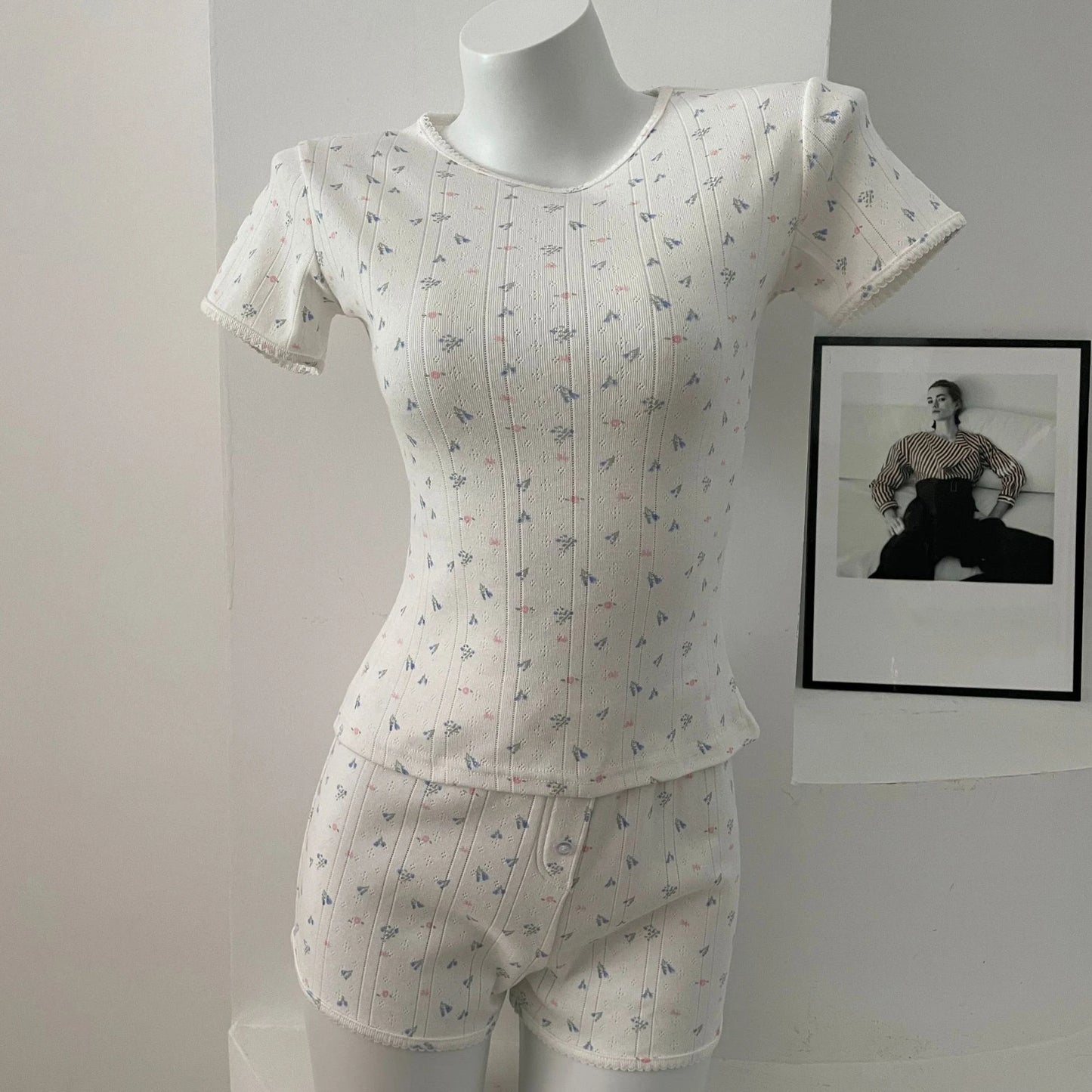 Eyelet Floral Print T-shirt Shorts Outfit Women Cotton O-neck Slim Tees +Buttons Straight Sweatshort Sweet Home 2 Pieces Set New