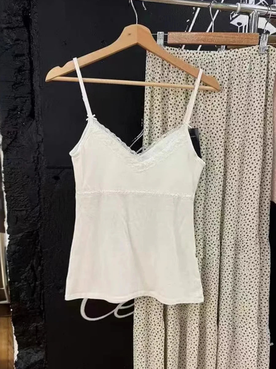 Sweet White Bow Lace Trim Slim Tank Tops Women Casual Vintage V-Neck Sleeveless Cotton Cropped Vest Chic Streetwear Crop Top Y2K