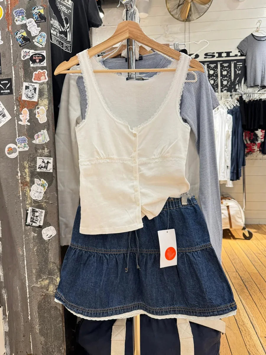 New White Lace Trim Slim Tank Tops Women Casual Cotton U-neck Buttons Sleeveless Cardigan Vests Sweet Preppy Style Cute Camisole