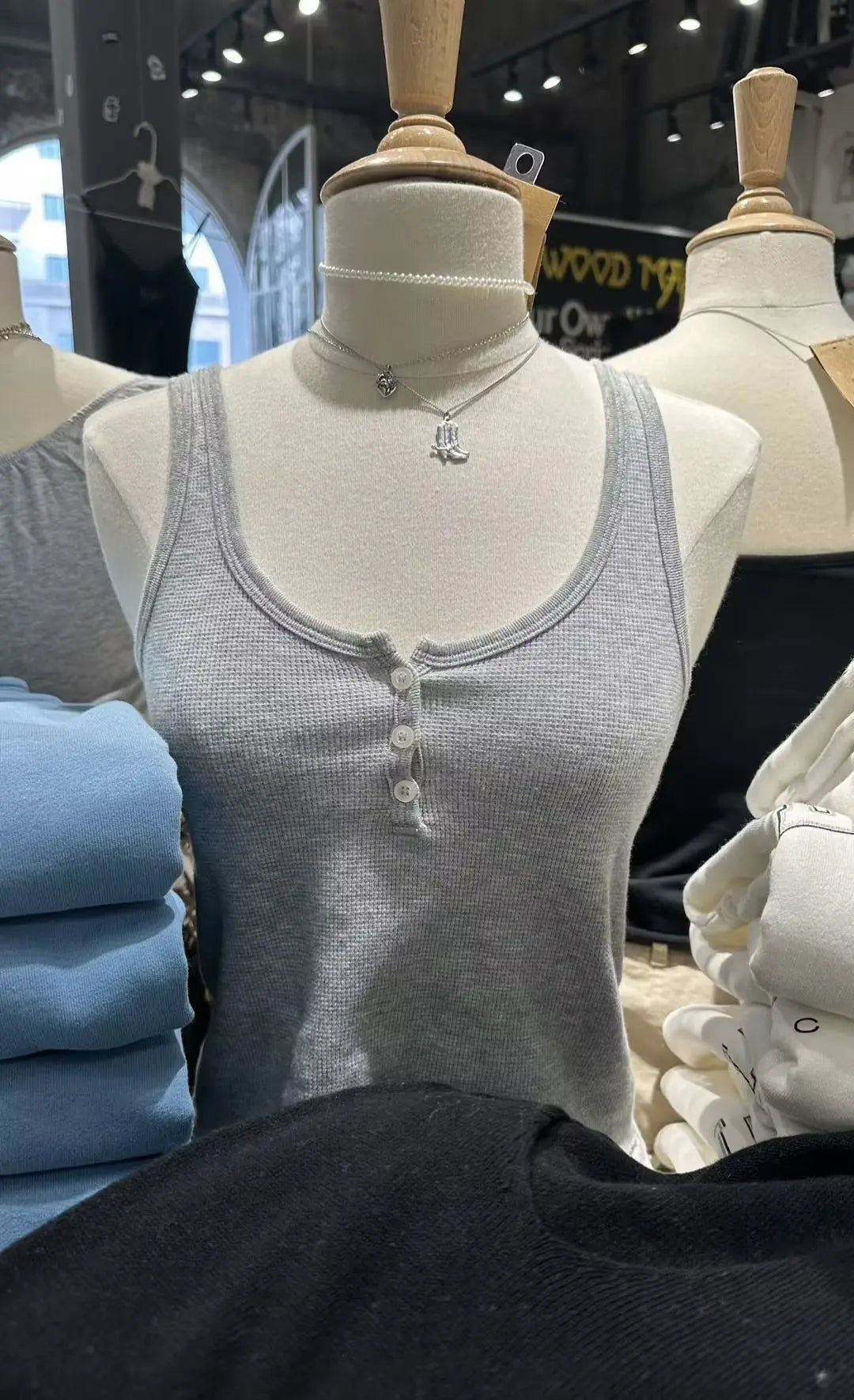 Solid Ribbed Slim Tank Tops Women Streetwear Simple Basic Cotton Buttons Sleeveless Top Female Casual Sweet All-match Y2k Vest