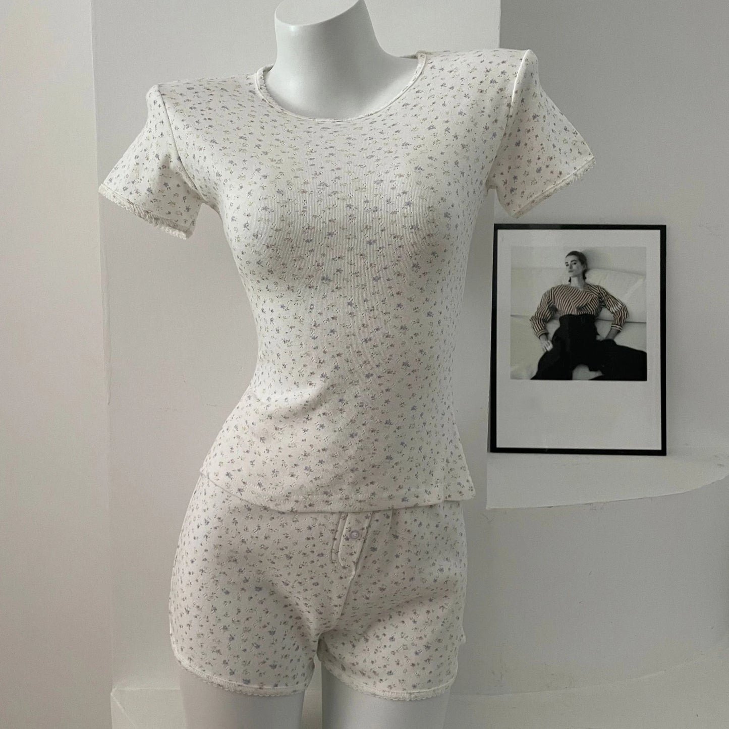 Eyelet Floral Print T-shirt Shorts Outfit Women Cotton O-neck Slim Tees +Buttons Straight Sweatshort Sweet Home 2 Pieces Set New
