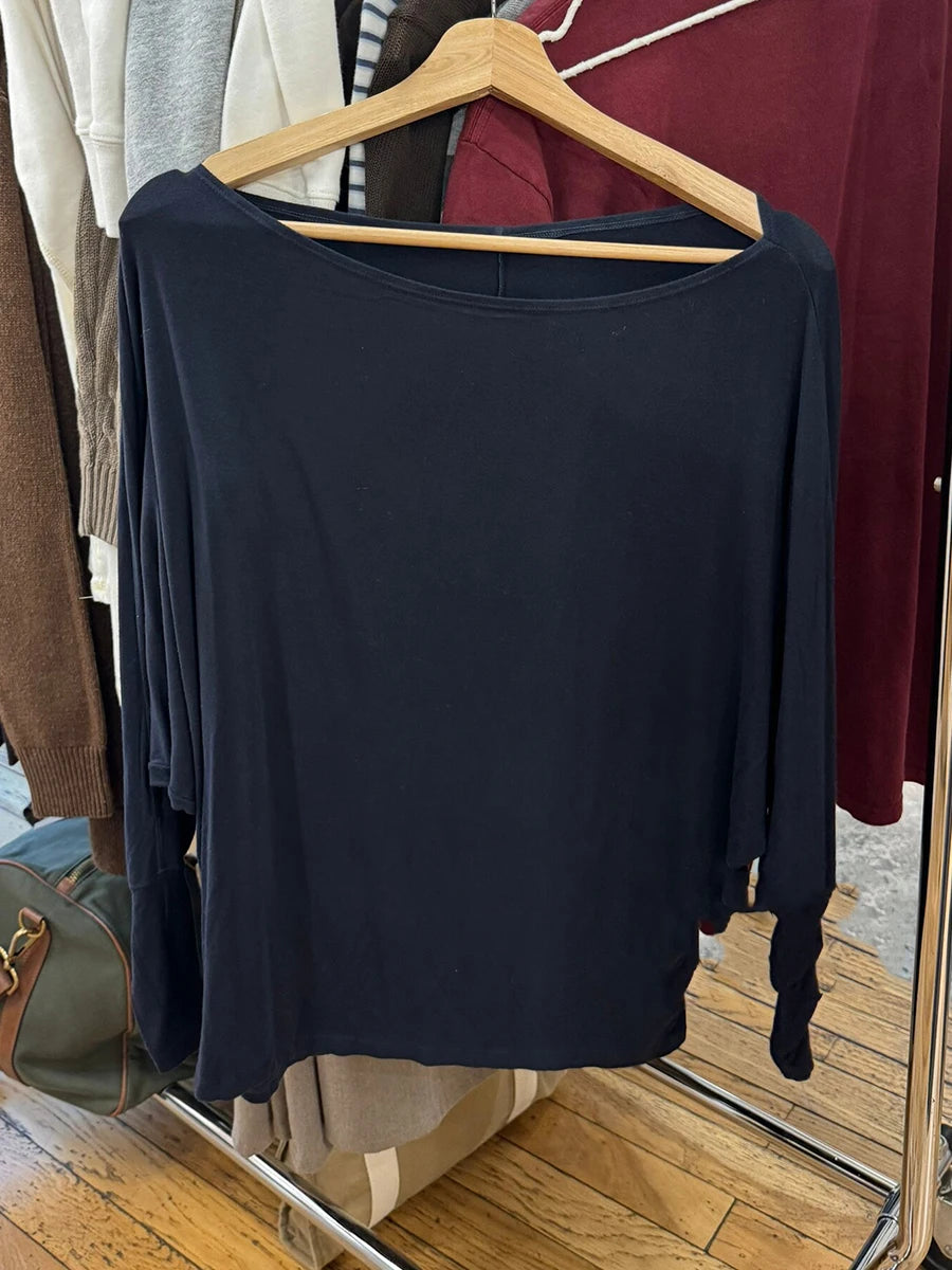 New Navy Long Batwing Sleeve T-shirts Woman Sweet Casual Slash Neck Cotton Tee Shirts Elegant Simple All-match Tshirts Y2k Tops
