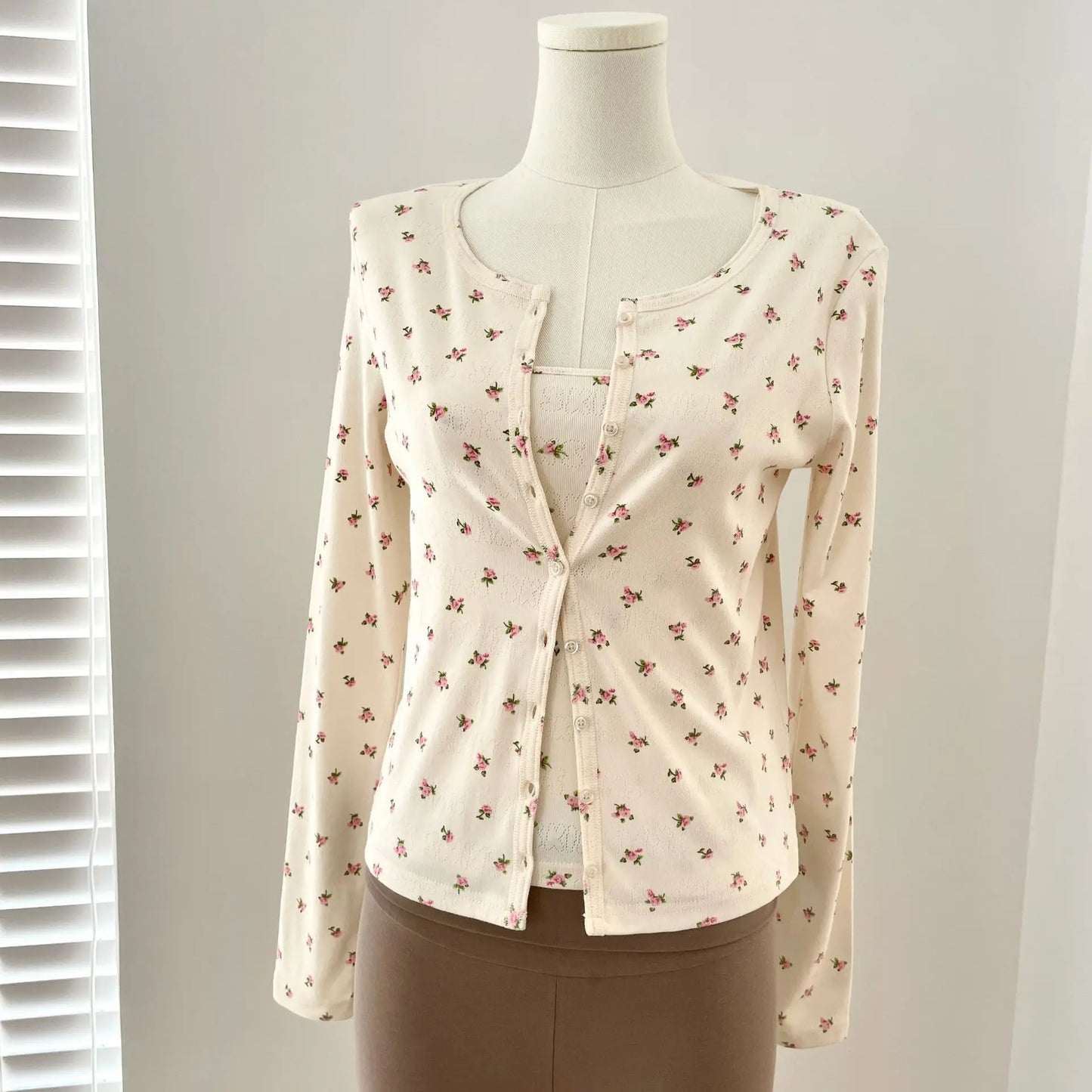 Floral Print Long Sleeve Cardigan Tees Women Casual Simple Basic Cotton Eyelet Slim Button T-shirts Vintage Sweet Chic Tshirts