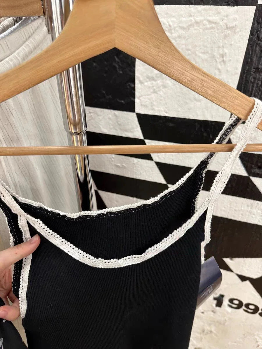 New Vintage Lace Trim Black Slim Tank Tops Women Summer Sleeveless Soft Cotton Camisole Streetwear Sweet Chic Crop Top Y2k Vests