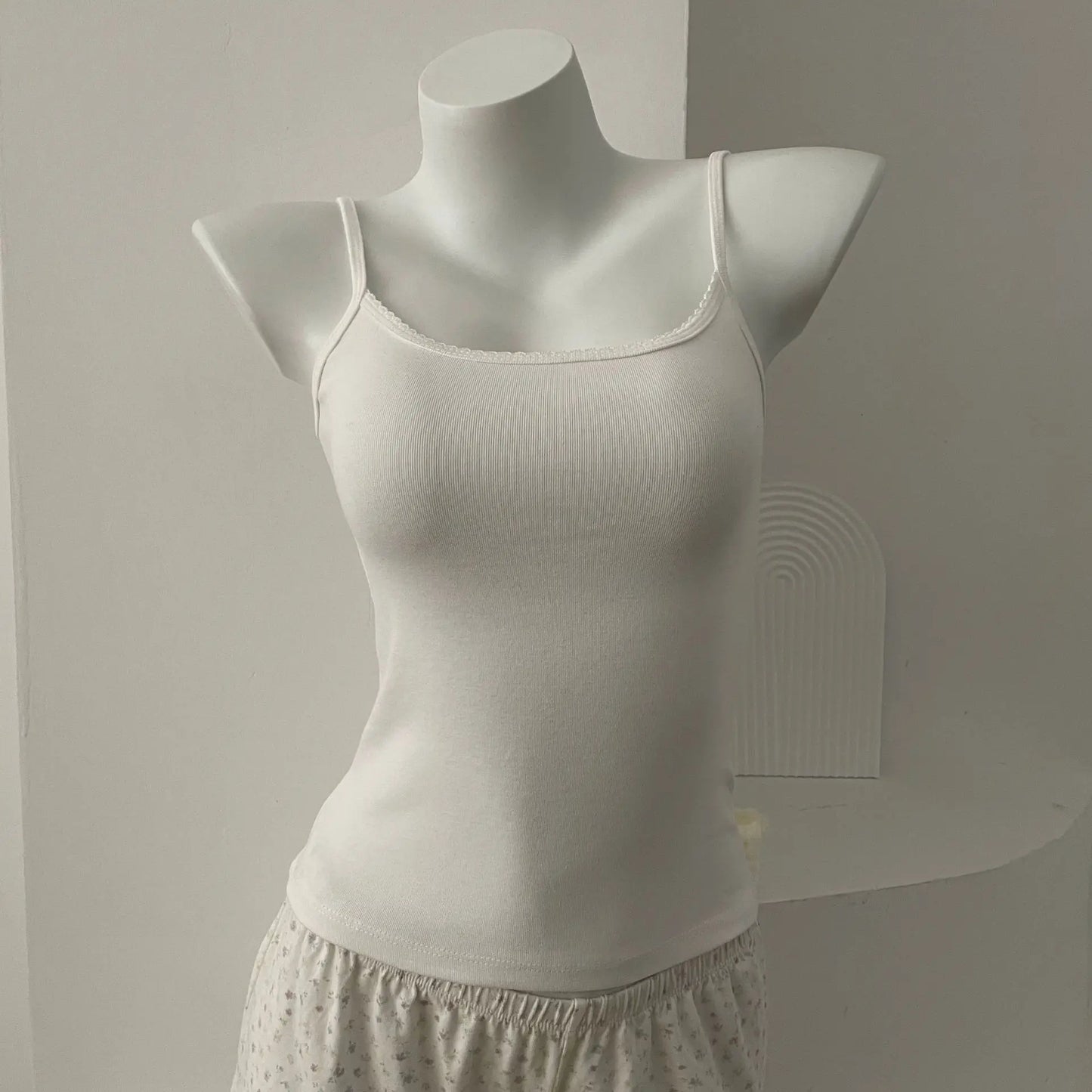 Basic Lace Trim Slim Tank Top Women Summer Casual Sleeveless Cotton Slim U collar Camisole Sweet Cute All-match Vest Tops Y2K